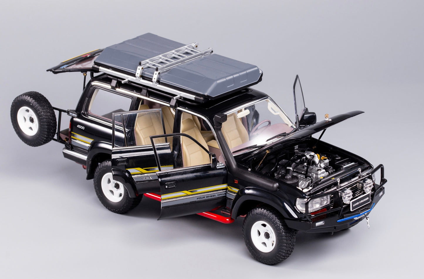 NZG 1:18 - Toyota Land Cruiser J8 Black