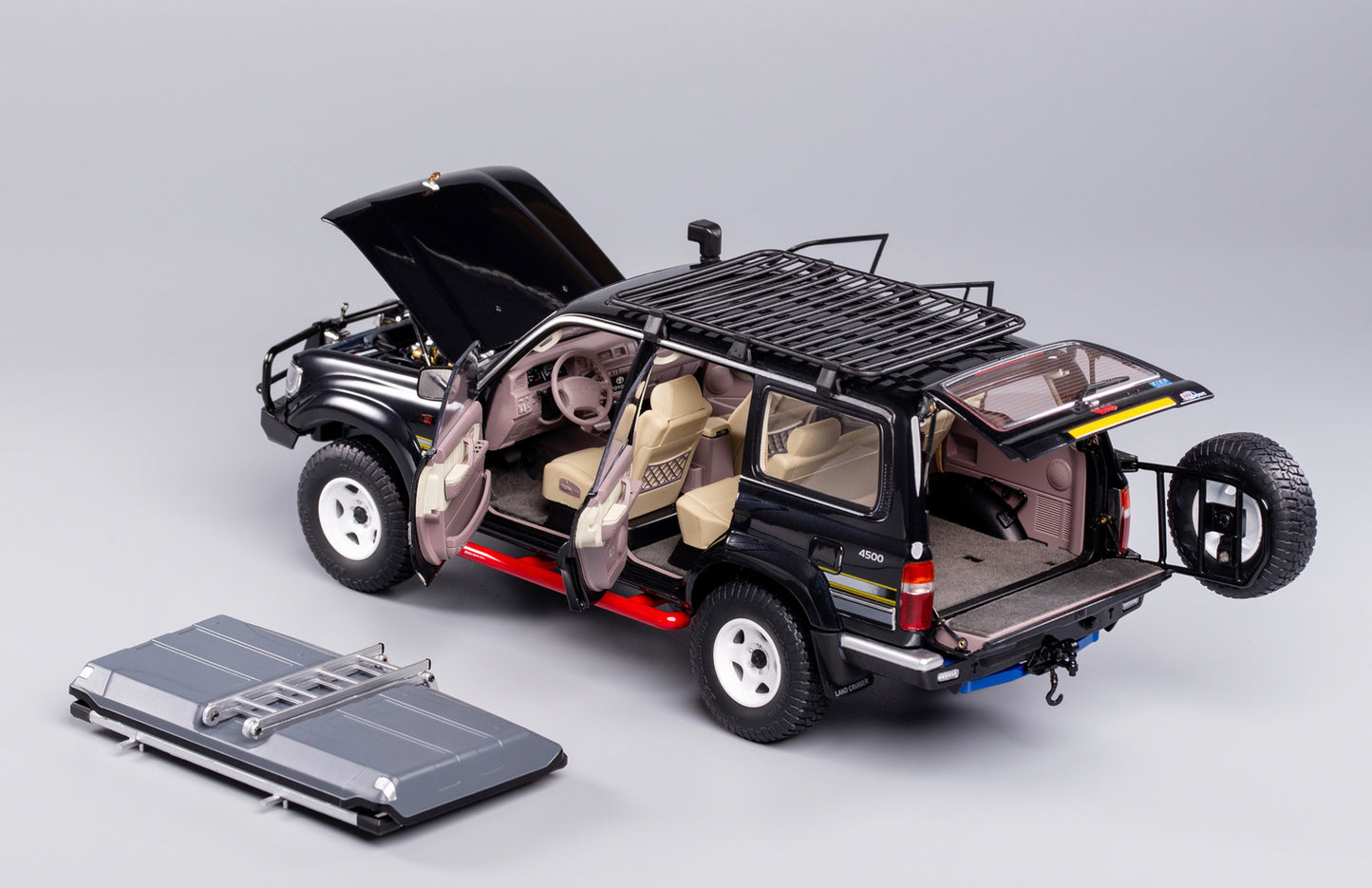 NZG 1:18 - Toyota Land Cruiser J8 Black