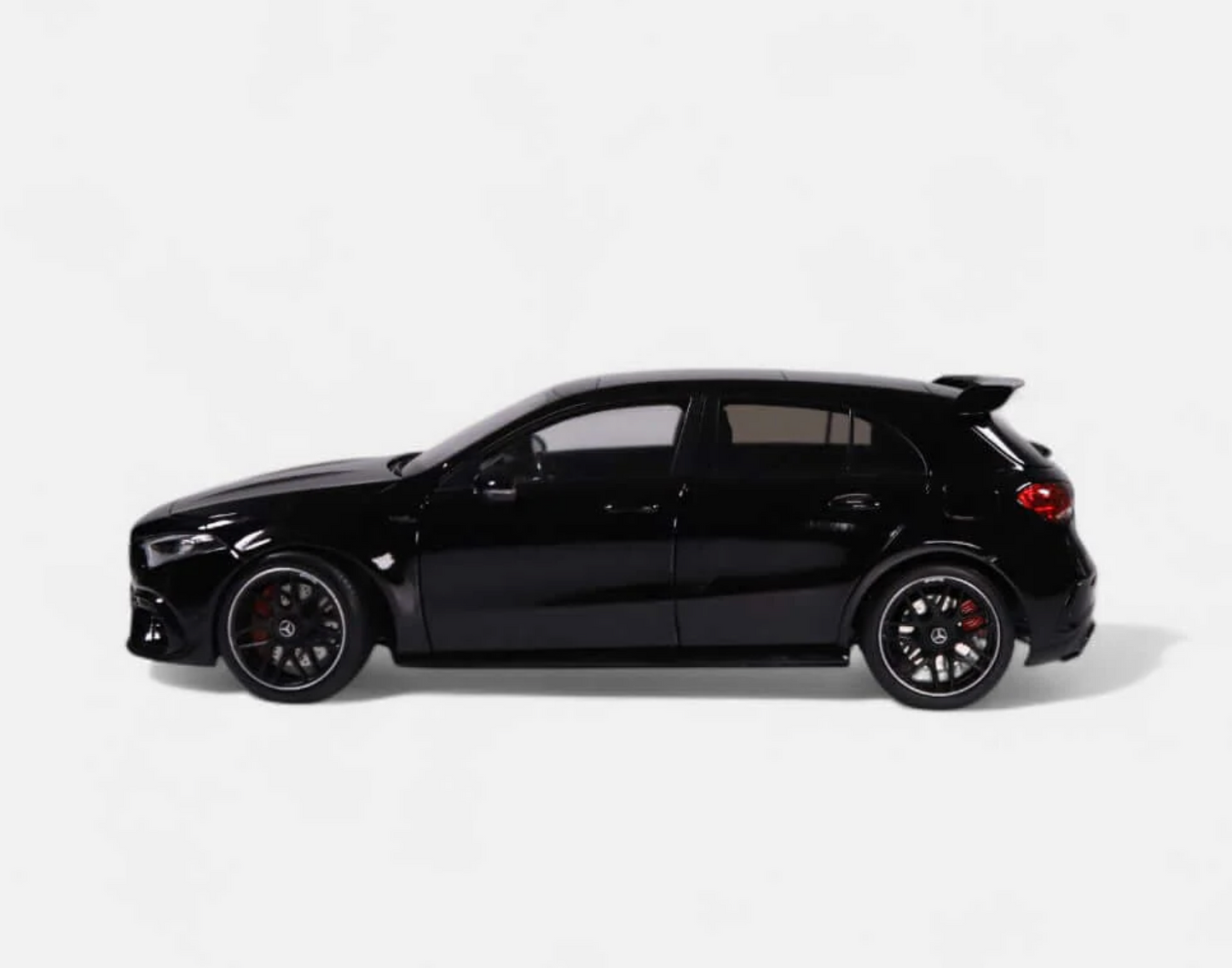 NZG 1:18 - MERCEDES-AMG A 45 S 4MATIC+