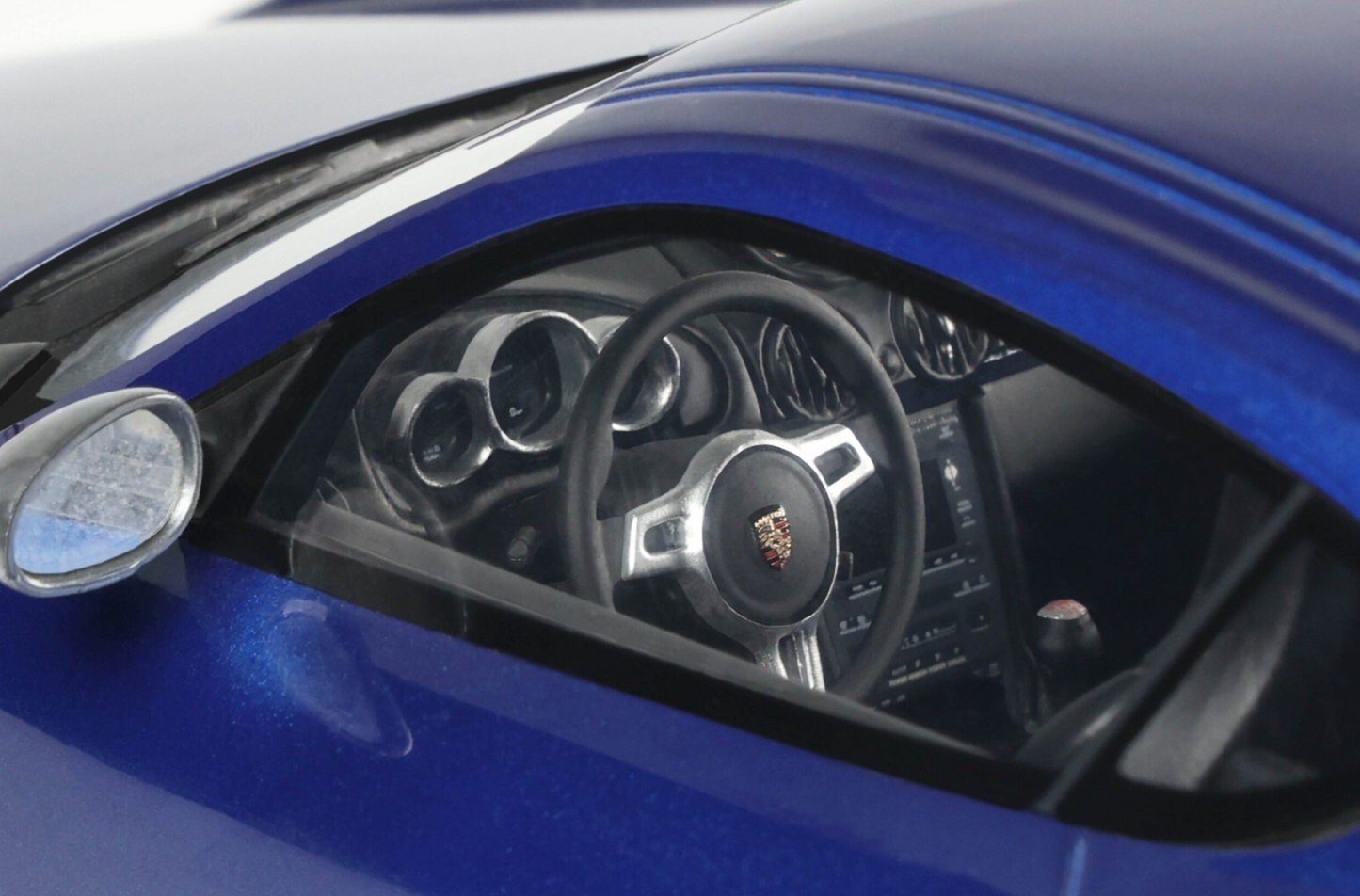 GT-Spirit 1:18  Porsche Cayman R 2012