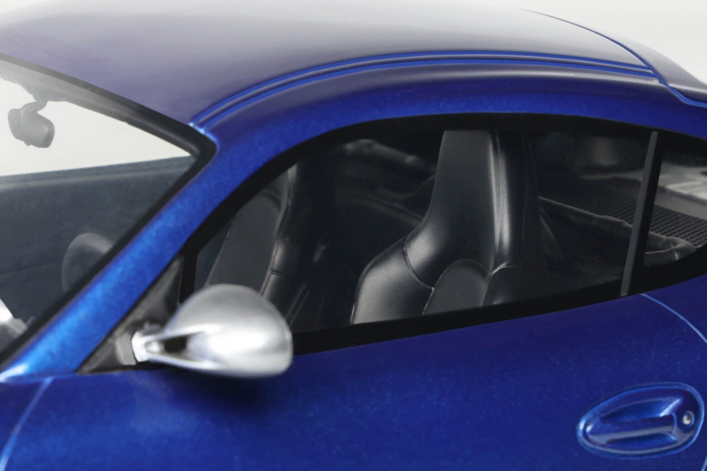 GT-Spirit 1:18  Porsche Cayman R 2012