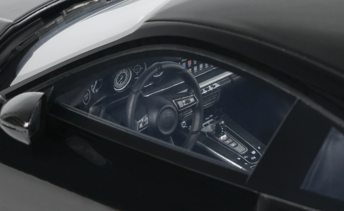 GT-Spirit 1:18 Porsche 911 ( 992) Turbo  Brabus 900 Rocket-R 2023 Zwart