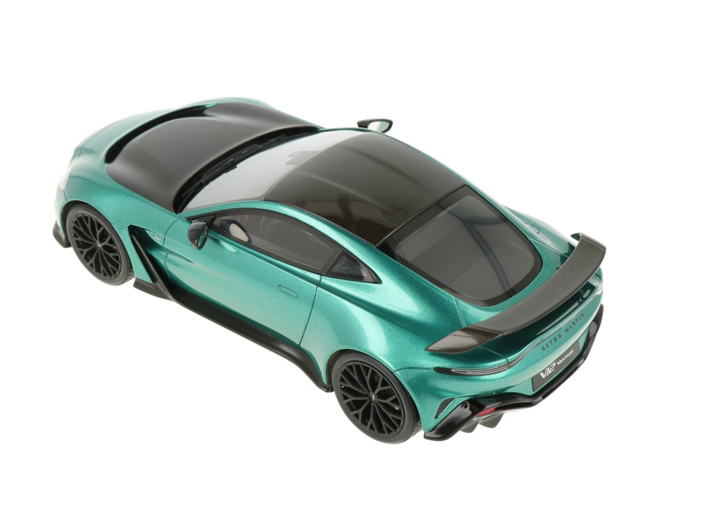 GT-Spirit 1:18 Aston Martin V12 Vantage Racing Green