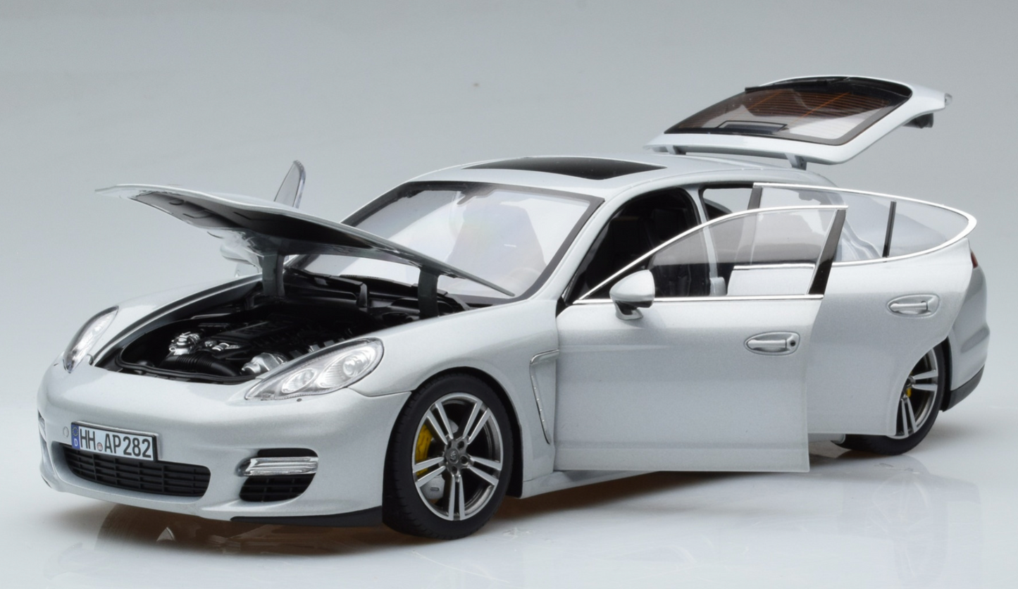 Norev 1:18 PORSCHE PANAMERA TURBO SILVER