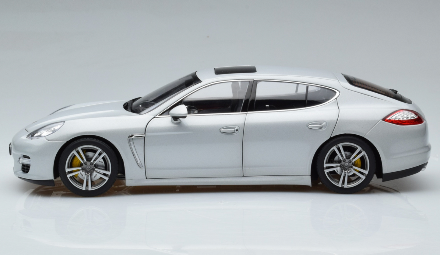 Norev 1:18 PORSCHE PANAMERA TURBO SILVER