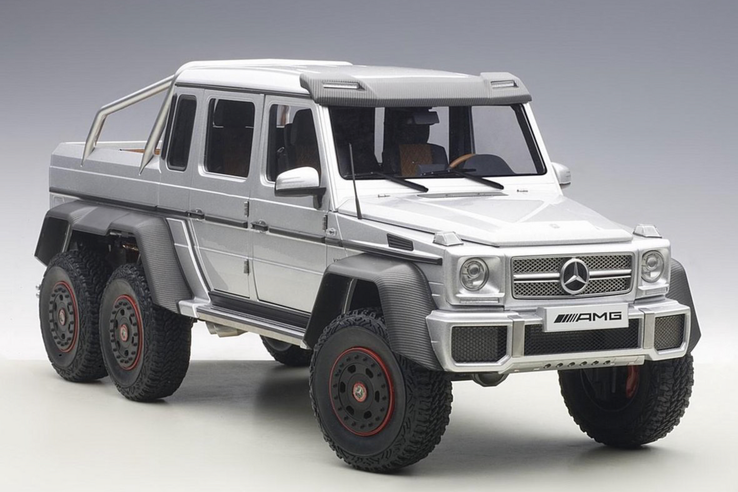 AutoArt 1:18 Mercedes-Benz G63 AMG 6x6 Silver