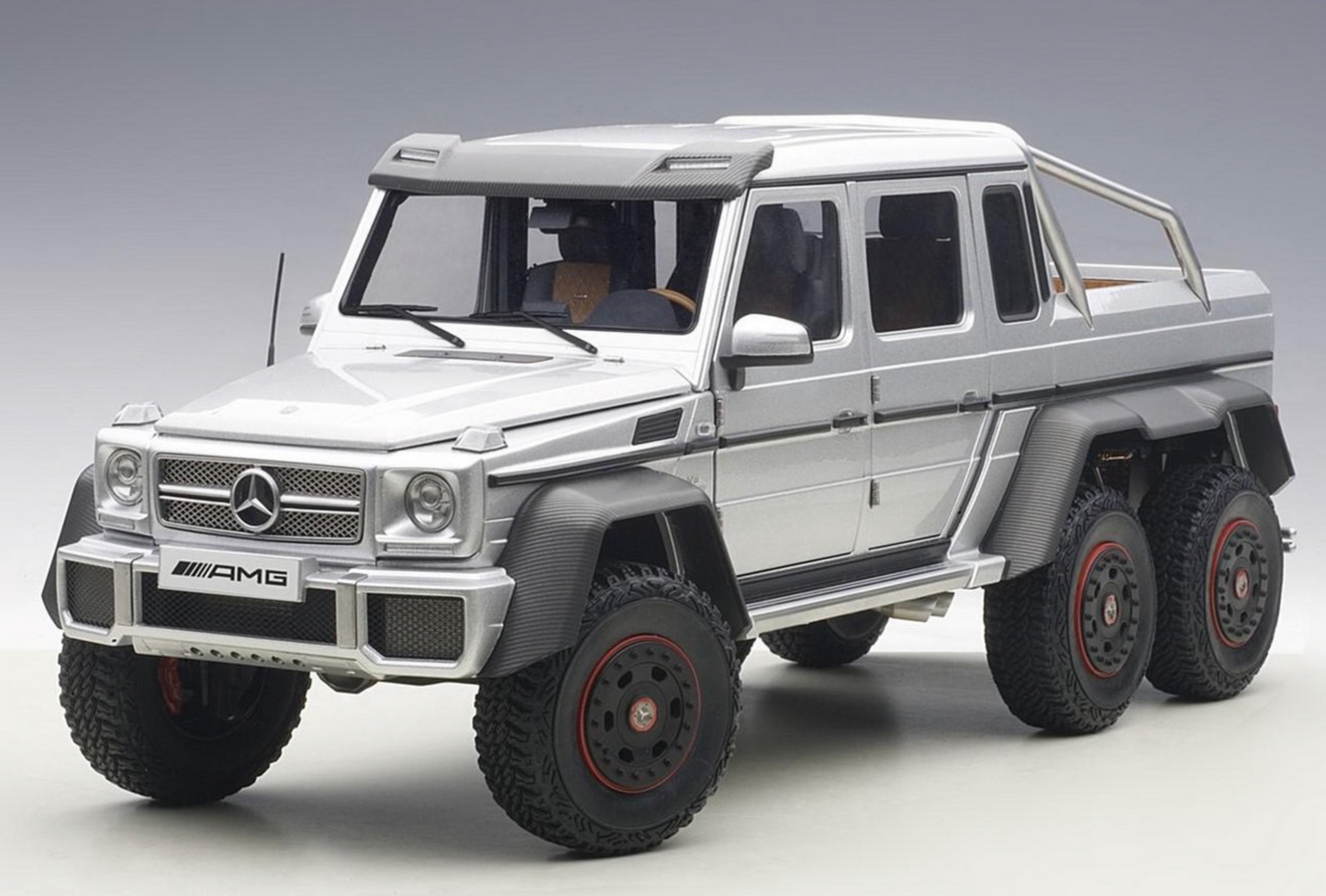 AutoArt 1:18 Mercedes-Benz G63 AMG 6x6 Silver