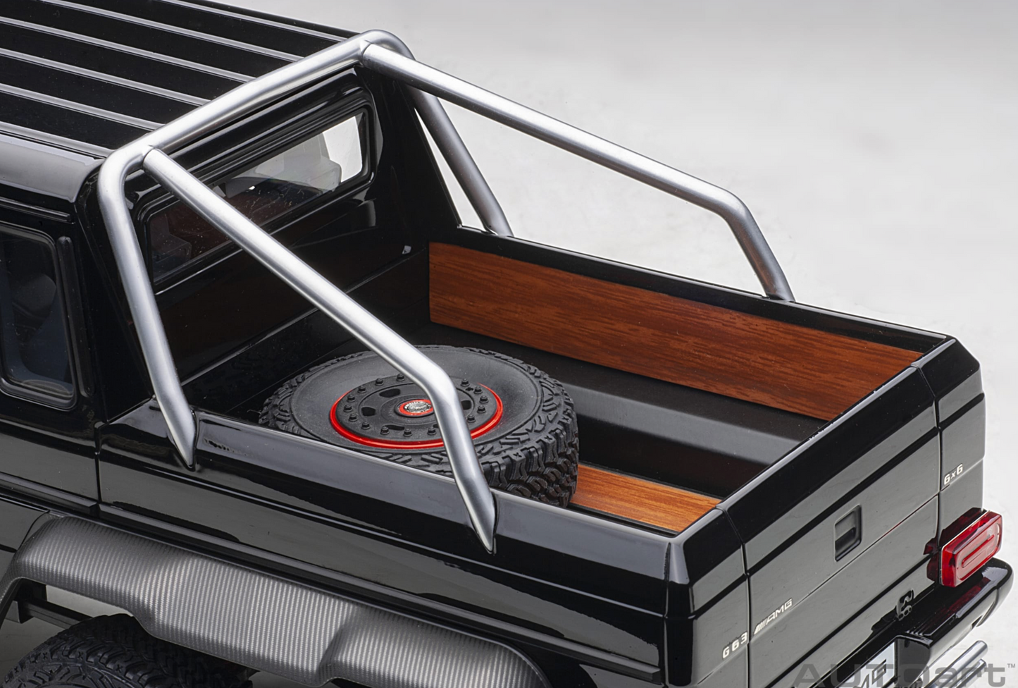 AutoArt 1:18 Mercedes-Benz G63 AMG 6×6 (Black)