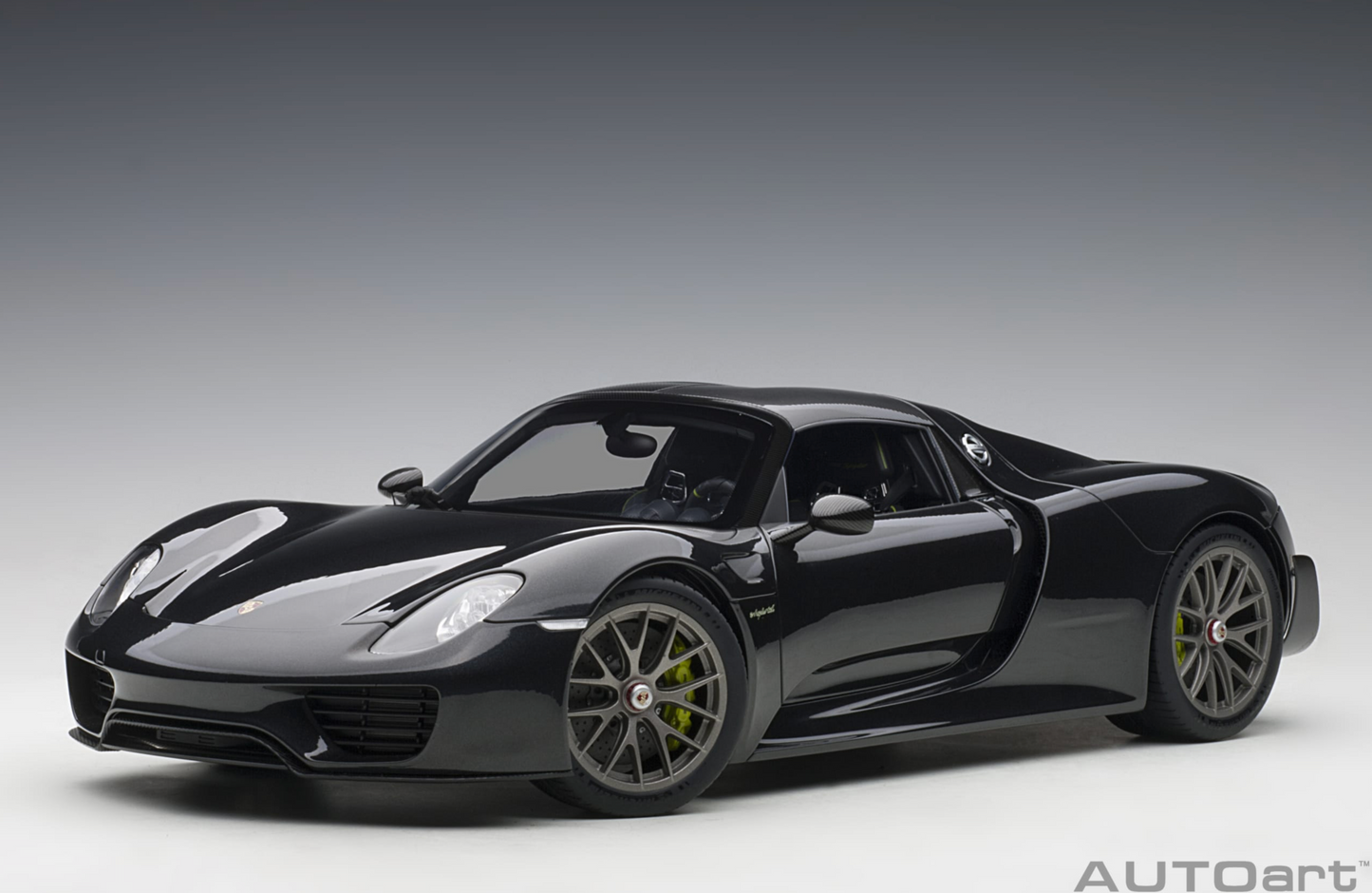 AutoArt 1:12 Porsche 918 Spyder Weissach Package (Basaltschwarzmetallic)