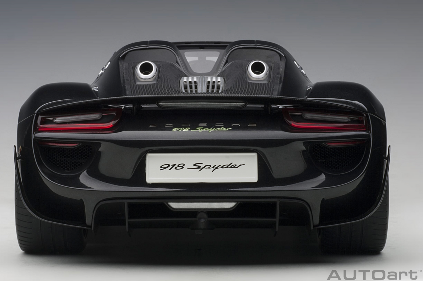 AutoArt 1:12 Porsche 918 Spyder Weissach Package (Basaltschwarzmetallic)