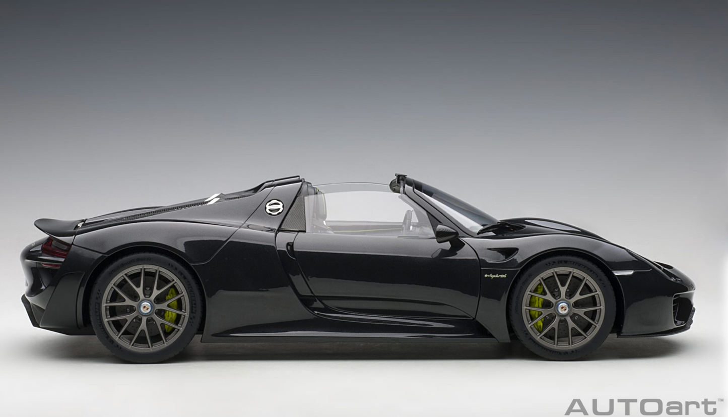 AutoArt 1:12 Porsche 918 Spyder Weissach Package (Basaltschwarzmetallic)