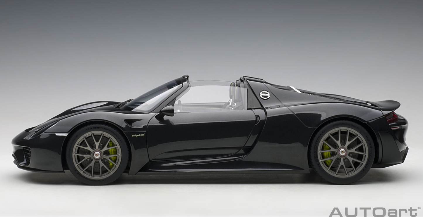 AutoArt 1:12 Porsche 918 Spyder Weissach Package (Basaltschwarzmetallic)