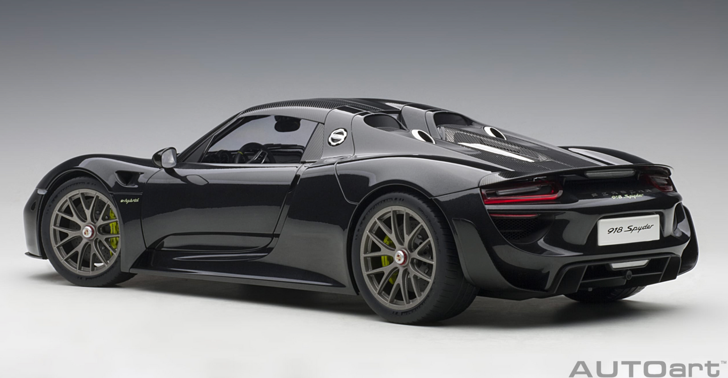 AutoArt 1:12 Porsche 918 Spyder Weissach Package (Basaltschwarzmetallic)