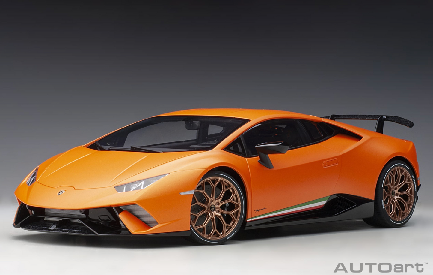 AutoArt 1:12 Lamborghini Huracán Performante (Arancio Anthaeus)