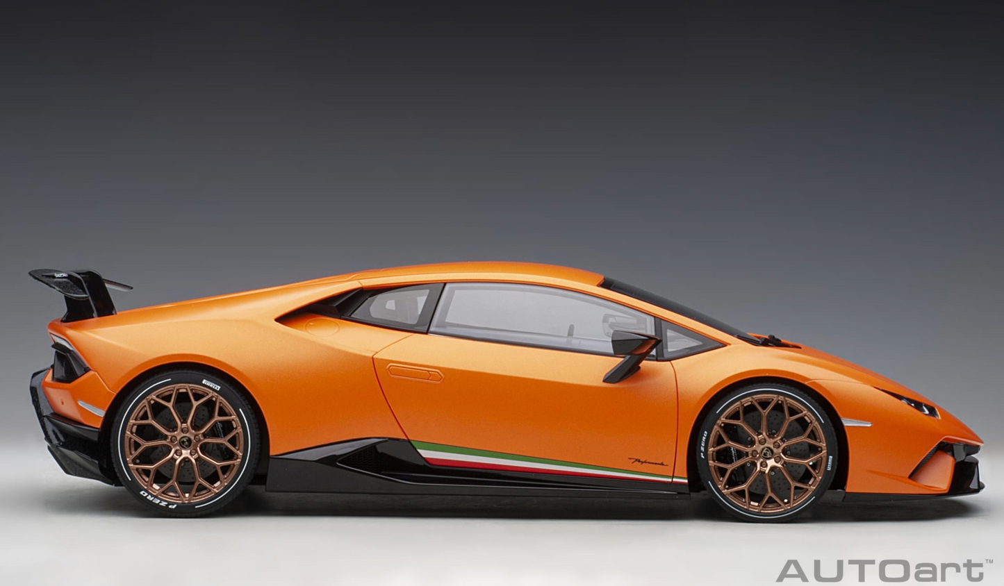 AutoArt 1:12 Lamborghini Huracán Performante (Arancio Anthaeus)