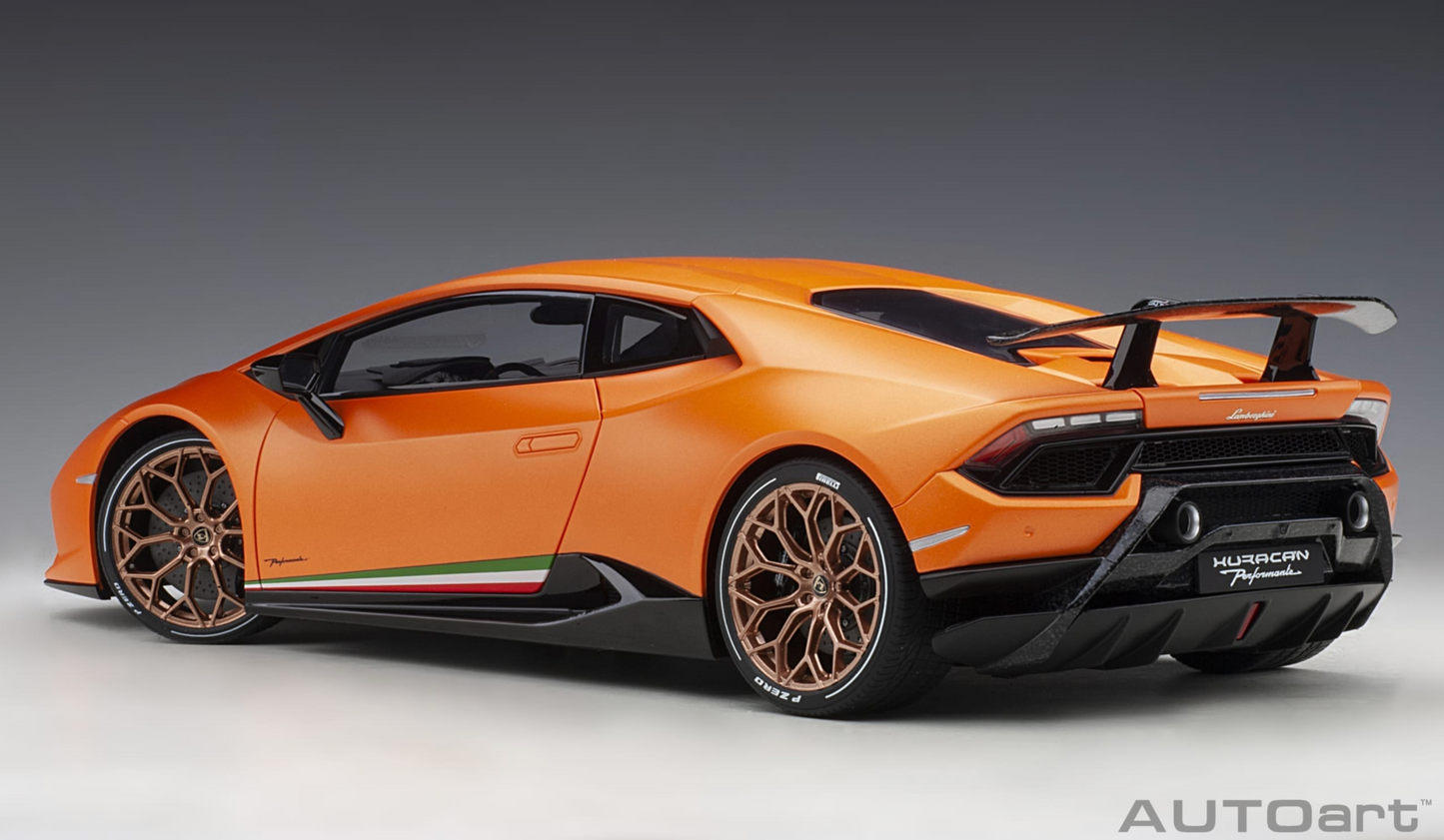 AutoArt 1:12 Lamborghini Huracán Performante (Arancio Anthaeus)