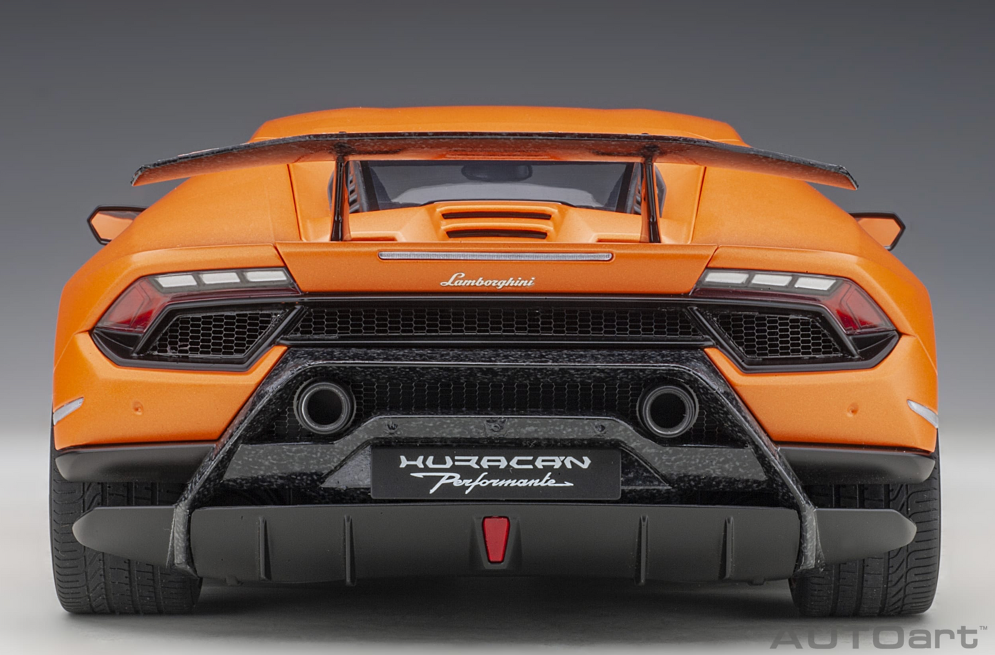 AutoArt 1:12 Lamborghini Huracán Performante (Arancio Anthaeus)