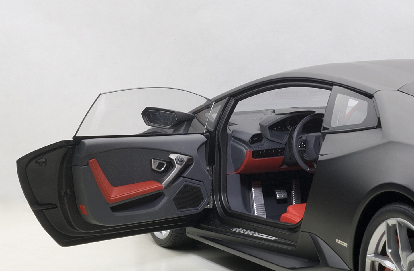 AutoArt 1:12 Lamborghini Huracán LP610-4 (Nero Nemesis)