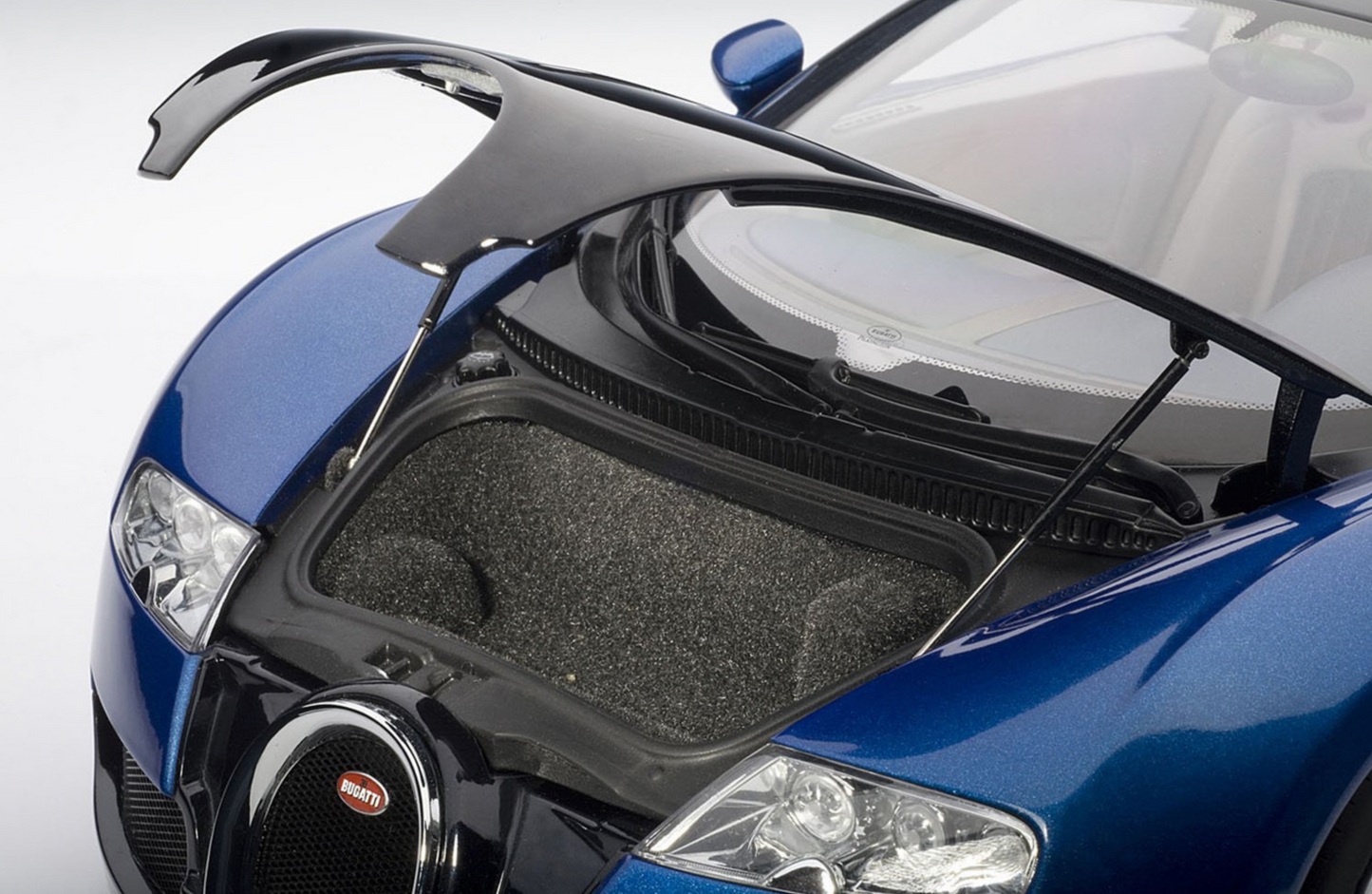 AutoArt 1:12 Bugatti Veyron EB 16.4, Zwart/Blauw metallic