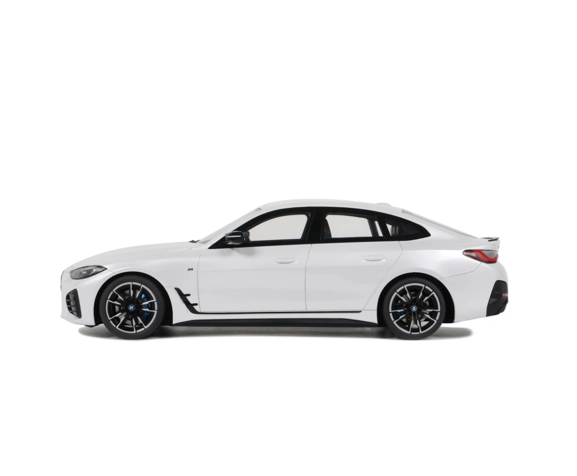 Ottomobile 1:18  BMW i4 M50 Mineral White Metallic C6A 2021