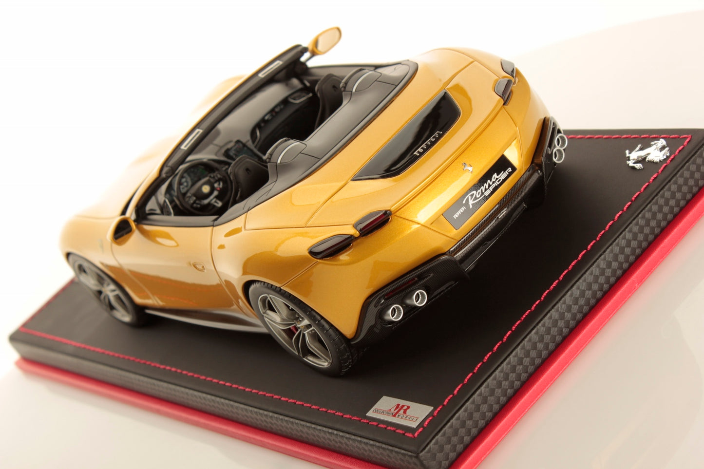 MR Collectiom Model - FERRARI ROMA SPIDER 1:18