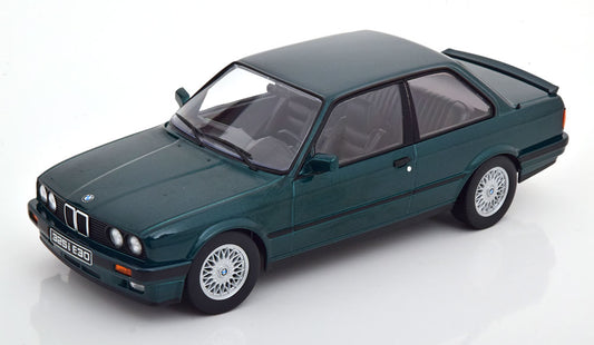 KK-Scale 1:18 - BMW 325i E30 M-Paket 1 1987 Donkergroen Metallic