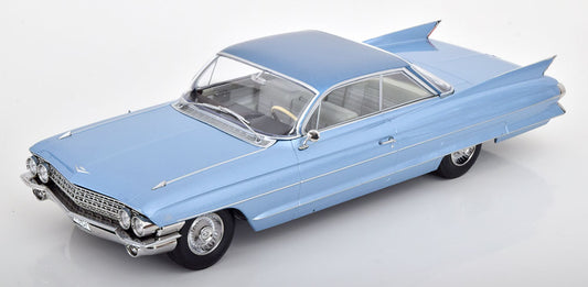 KK-Scale 1:18 - Cadillac Series 62 Coupe DeVille 1961 Lichtblauw metallic