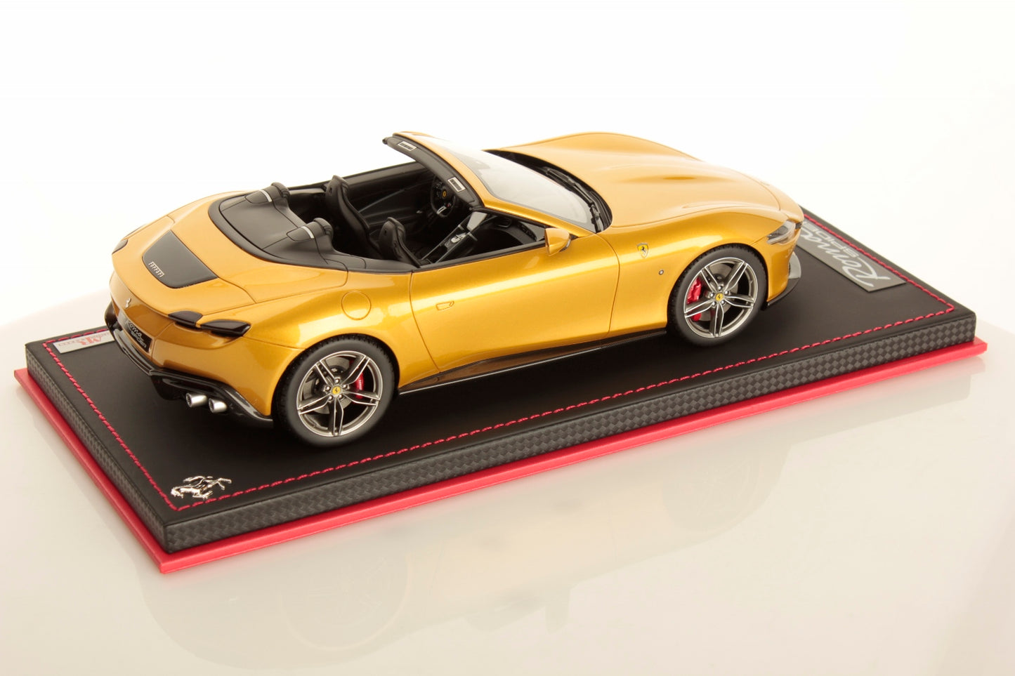 MR Collectiom Model - FERRARI ROMA SPIDER 1:18