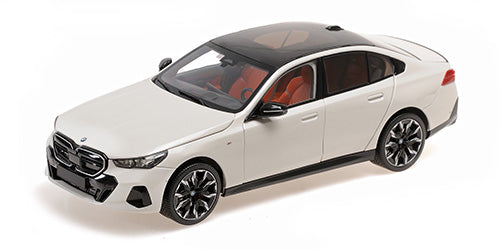 Minichamps 1:18 - BMW i5  2023  WHITE METALLIC